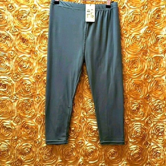 2/$50๐๐ Cherie Bliss Grey Leggings Size M NWT - Picture 1 of 6